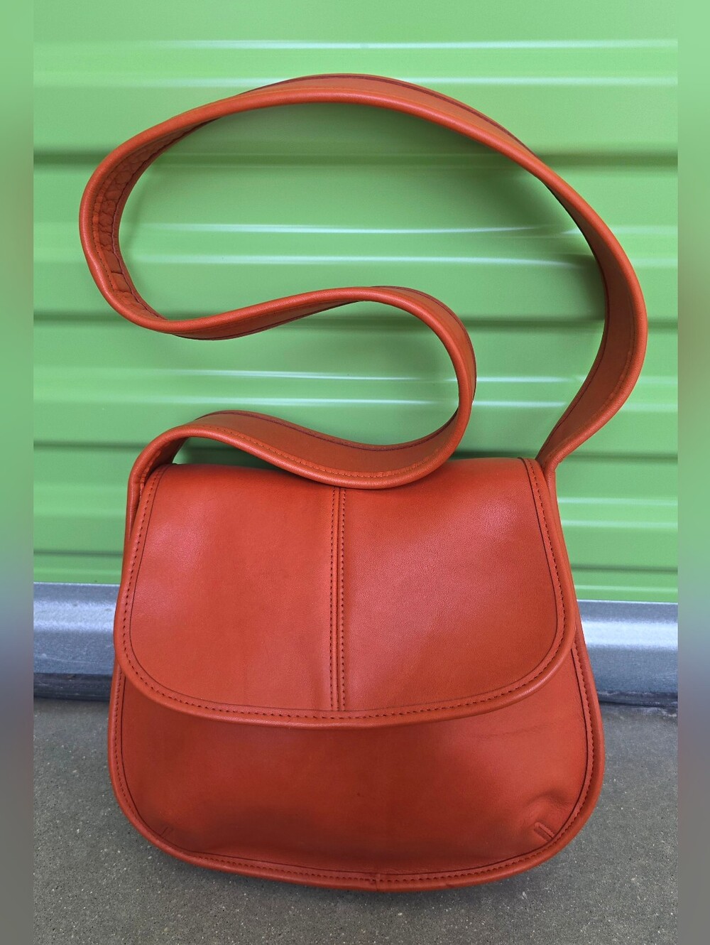 Vintage Coach Ergo Shoulder Zip bag model 9034 color Tangerine Orange 